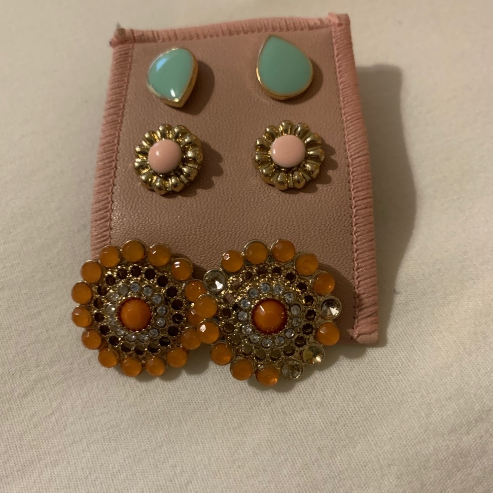 Post earrings